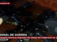 Vídeo mostra traficante comemorando chegada de armas