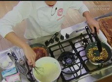 Deborah prepara três coisas ao mesmo tempo