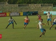 Com alguns desfalques, Colômbia treina de olho no Brasil