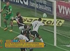 Comentaristas apontam: gol de Jô foi mão!