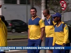 Funcionários dos Correios entram em greve