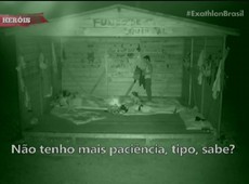 Longe de Scooby, Heróis reclamam do participante