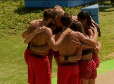 Heróis vencem e se livram do À Deriva