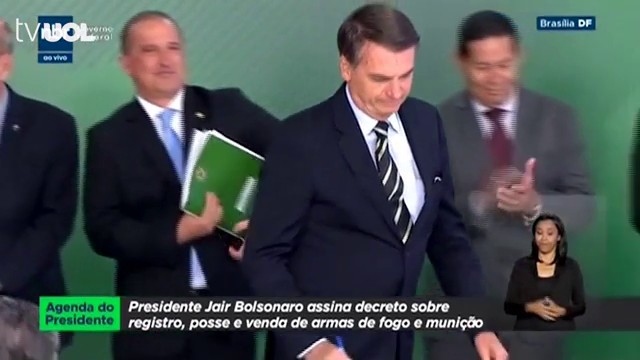 Bolsonaro Assina Decreto Que Facilita A Posse De Armas No Brasil Tv Uol 3514