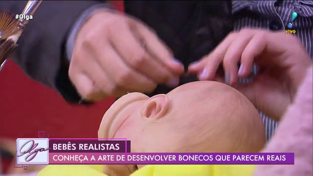 Vídeo: Febre das bonecas hiperrealistas transforma adultos em 'pais de  reborn' - - UOL Esporte
