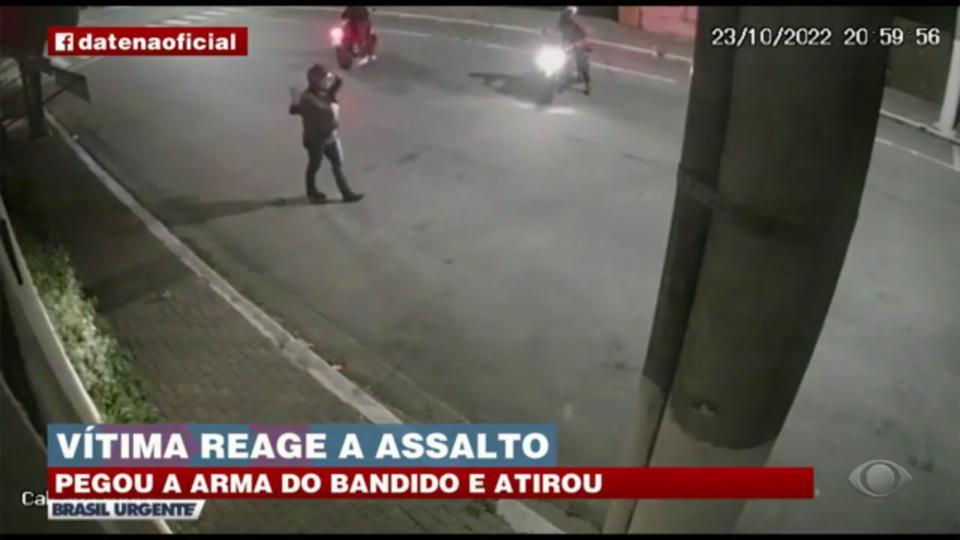 V Tima Reage Toma Arma De Bandido E Atira Nele Uol Vivabem