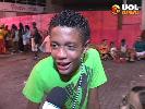 Foliões cantam os hits do Carnaval da Bahia