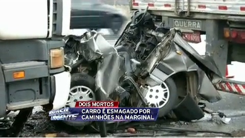 Polícia francesa começa a esmagar carros apreendidos em corridas de rua