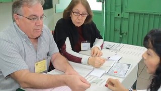 Deficiente sofre por falta de acessibilidade para votar - UOL Mais