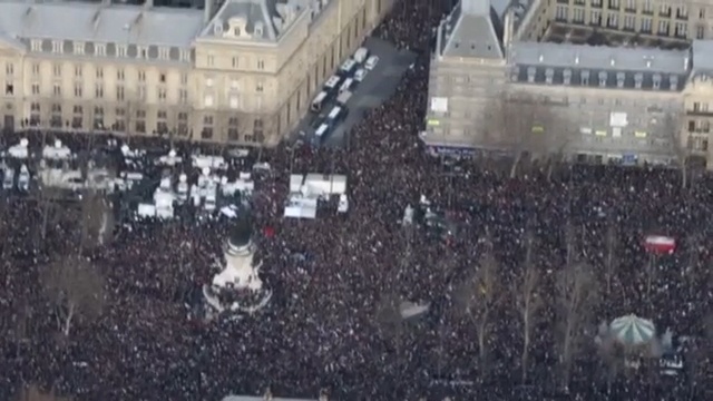 Imagens aéreas captam movimentação em marcha histórica na França - UOL Mais