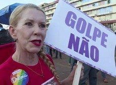 Manifestantes pró-Dilma se reúnem em Brasília 
