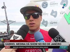 Atual campeão, Filipinho é eliminado no Rio; Medina passa com novo 10; veja - WSL / Poullenot/Aquashot