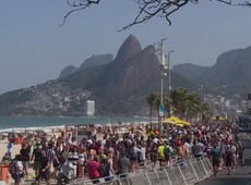 Ipanema e Copacabana recebem a tocha oli?mpica - 