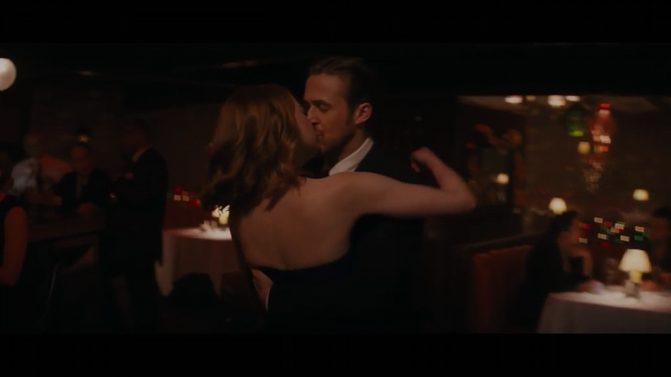 Ryan Gosling e Emma Stone vivem par romântico em 