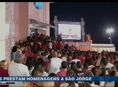 Fiéis prestam homenagens a São Jorge
