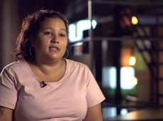 Estou uma galinha sem cabeça de tão perdida, diz Clarisse
