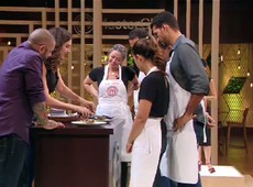 Maria Antônia se surpreende com sabor do bode