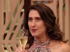 Fecha muito bem teu cardápio, diz Paola à Maria Antonia