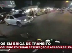 Motoqueiro é baleado em discussão de trânsito