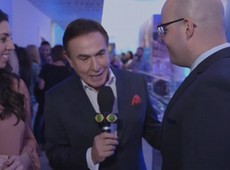 Amaury Jr. visita feira de aviação internacional