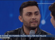 Mano Walter conta um pouco de sua história para Datena