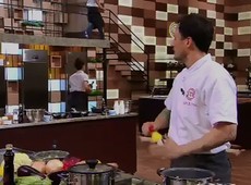 Willian se irrita com Rafael ajudando Heaven