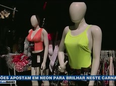 Foliões apostam em neon para brilhar neste Carnaval