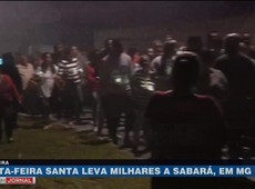 Cidade mineira reúne milhares de pessoas para procissão
