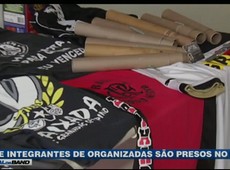 Torcedores são presos após agredirem policiais em jogo