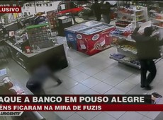 Criminosos atacam agência bancária e fazem reféns