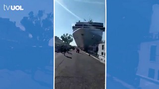 Navio de cruzeiro perde controle em Veneza e quase bate em iate -  08/07/2019 - UOL Notícias