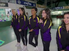 Dançarinas dos Lakers aprendem a sambar com brasileiras