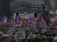 Manifestantes pedem eleições livres e justas em Moscou