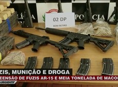 Polícia apreende fuzis AR - 15 e meio tonelada de maconha