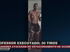 Professor é executado com 30 tiros ao conversar com alunos