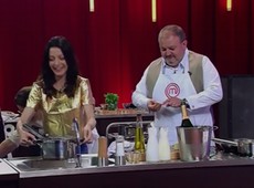 Jacquin se distrai com Ana Paula e queima receita