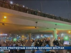 Egípcios protestam contra governo militar