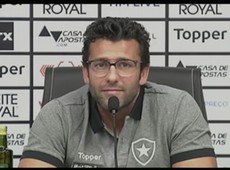 Eu não sou um técnico de ponta, diz Alberto Valentim