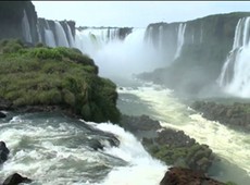 Baixa vazão muda cenário nas Cataratas do Iguaçu