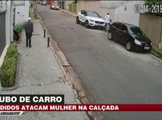 Bandidos atacam mulher na calçada para roubar carro