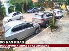 Assaltantes roubam carro e assustam vítimas