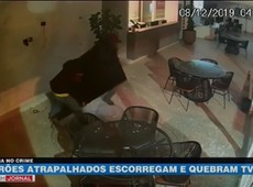 Ladrões atrapalhados escorregam e quebram TV em SP