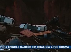 Cratera engole carros em Brasília após chuva
