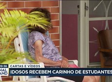 Idosos recebem carinho à distância por estudantes