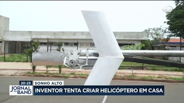 Sonho alto: inventor tenta criar helicóptero em casa  Reprodução TV