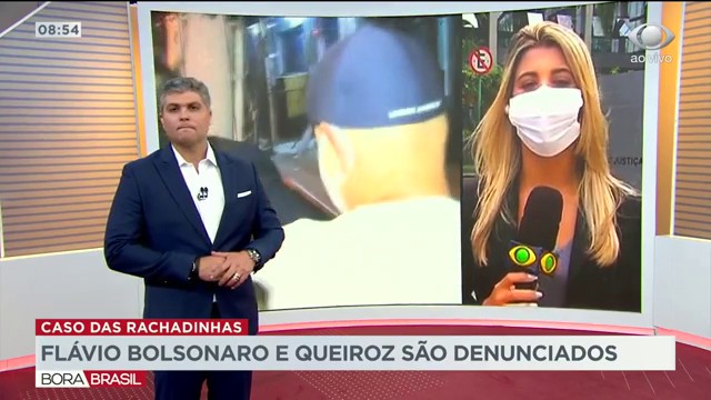 Flávio Bolsonaro e Queiroz são denunciados por desvios Reprodução TV
