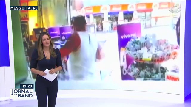 Policial morre tentando impedir assalto no RJ Reprodução TV