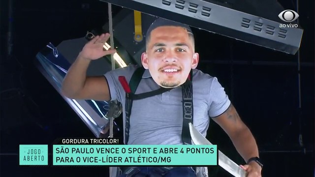 Luciano invade o Jogo Aberto! Agora, ninguém segura o Dedê! Reprodução TV