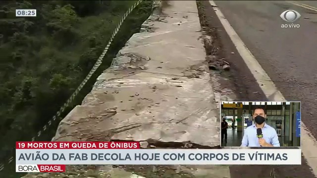 Avião da FAB decola nesta segunda com corpos de vítimas Reprodução TV