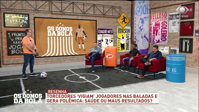 TORCEDORES VIGIAM JOGADORES NA BALADA POR SAÚDE OU MAUS RESULTADOS ? Reprodução TV